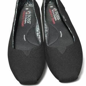 Black and white bobs slip on